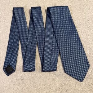 Brooks Brothers Men’s Dress Tie Blue Microweave Motif Silk Business Made in USA